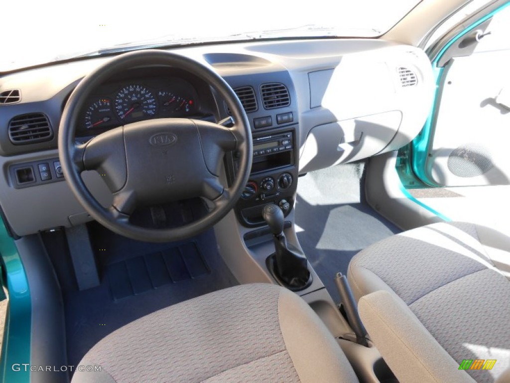 2002 Rio Cinco Hatchback - Emerald Green / Beige photo #32
