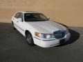 2001 Vibrant White Lincoln Town Car Signature  photo #2