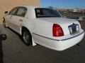 2001 Vibrant White Lincoln Town Car Signature  photo #14
