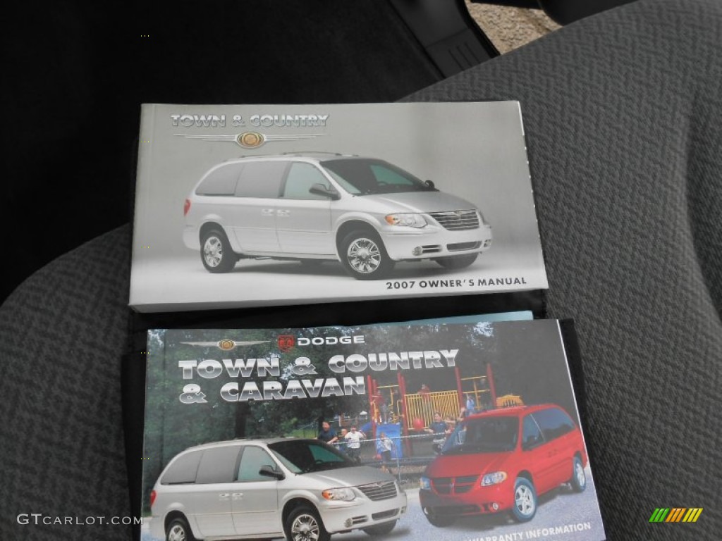 2007 Chrysler Town & Country LX Books/Manuals Photo #77071497