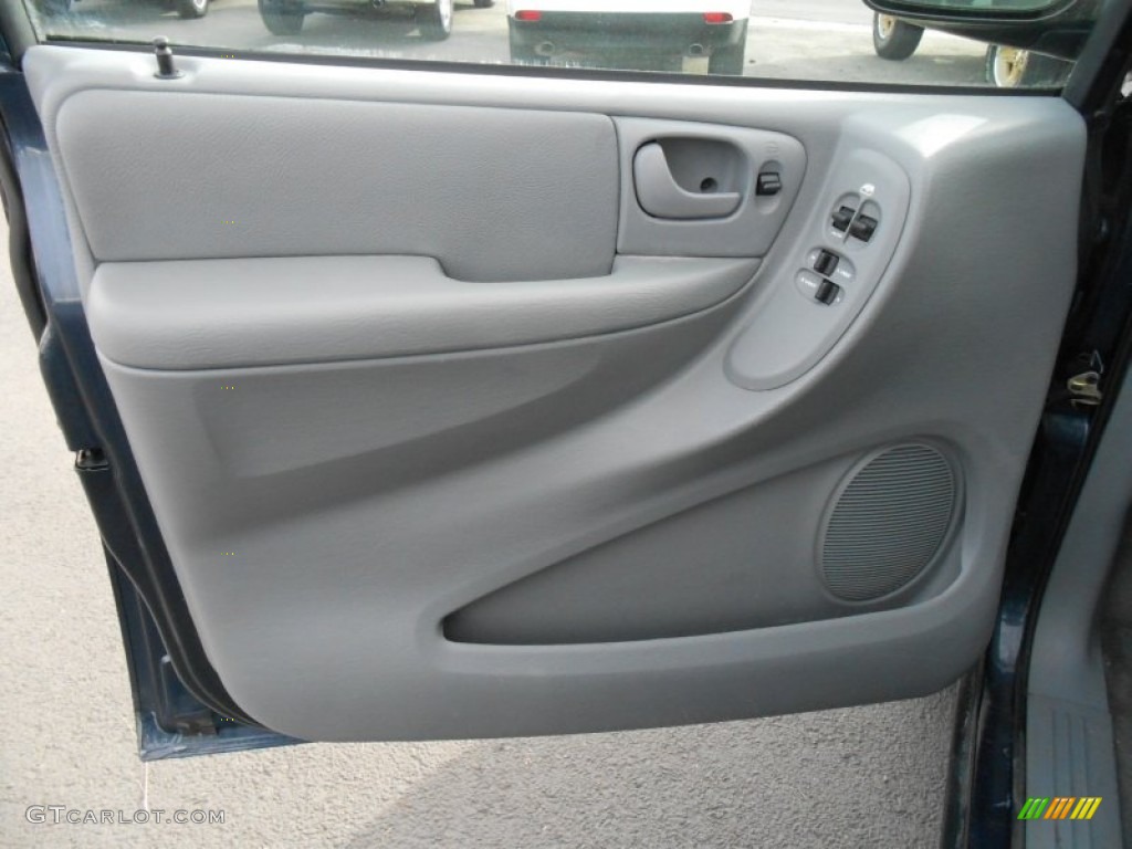 2007 Chrysler Town & Country LX Medium Slate Gray Door Panel Photo #77071575