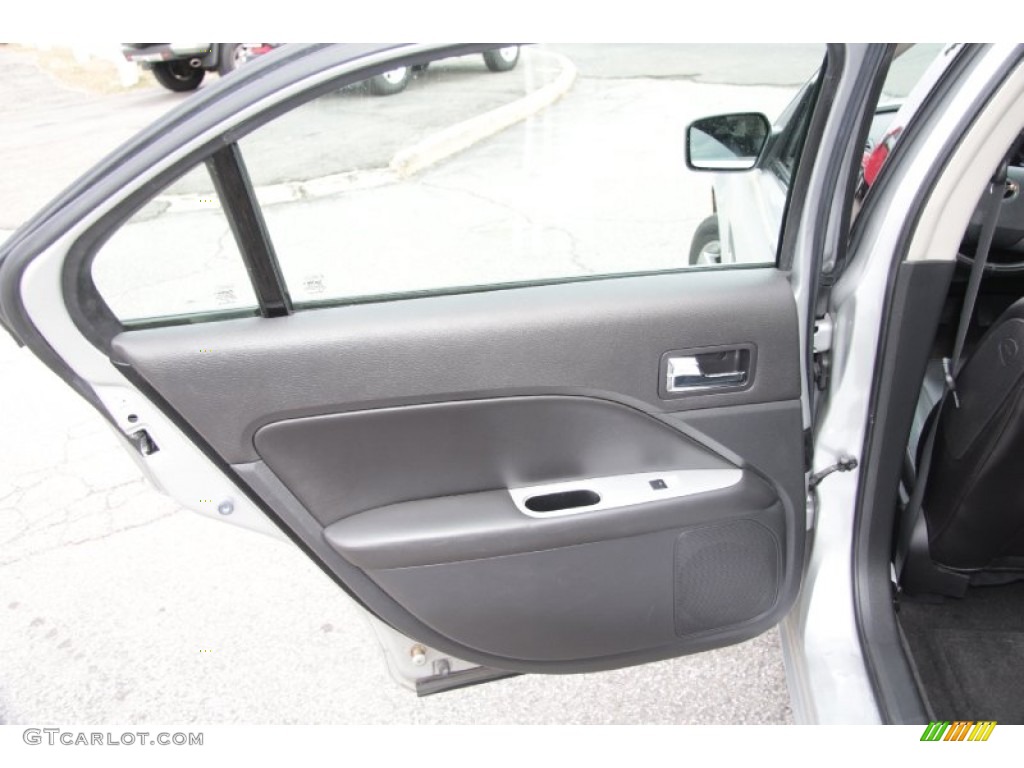 2010 Mercury Milan I4 Premier Door Panel Photos