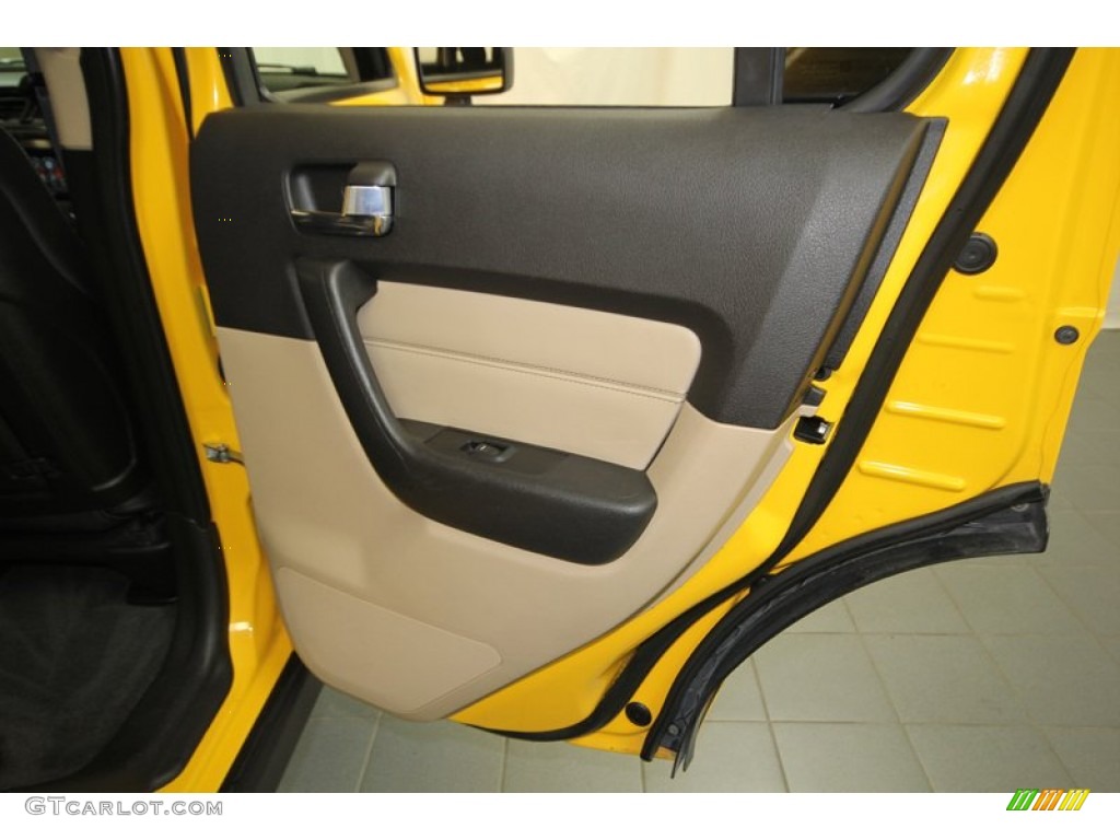 2007 Hummer H3 Standard H3 Model Light Cashmere/Ebony Door Panel Photo #77073525