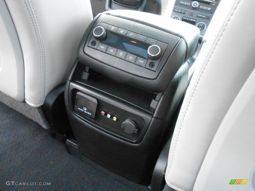 2012 Chevrolet Traverse LTZ AWD Controls Photos