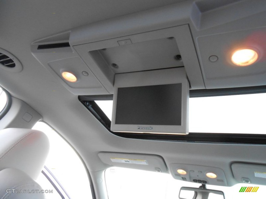 2012 Chevrolet Traverse LTZ AWD Entertainment System Photos