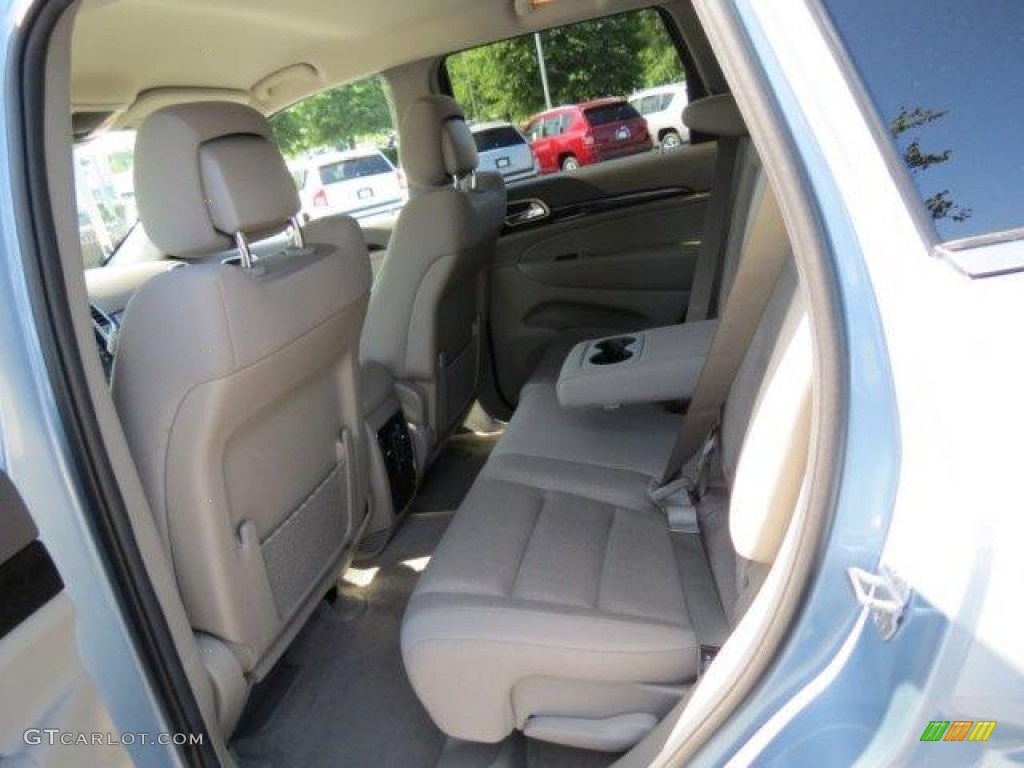 2013 Grand Cherokee Laredo - Winter Chill Pearl / Dark Graystone/Medium Graystone photo #7