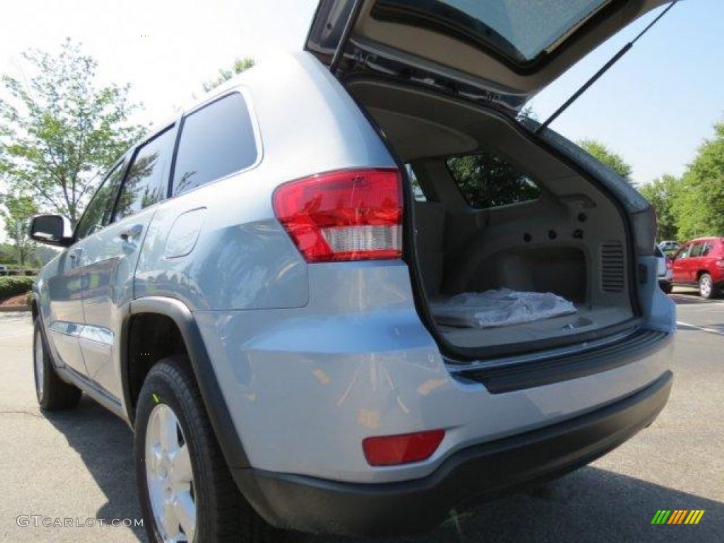 2013 Grand Cherokee Laredo - Winter Chill Pearl / Dark Graystone/Medium Graystone photo #9
