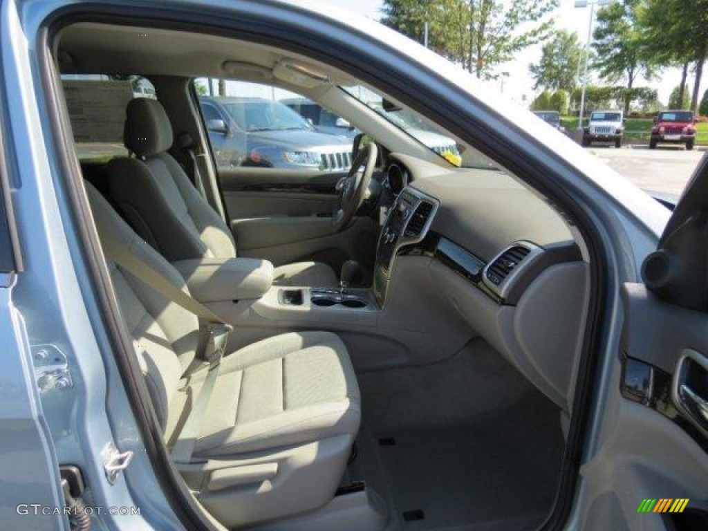 2013 Grand Cherokee Laredo - Winter Chill Pearl / Dark Graystone/Medium Graystone photo #10