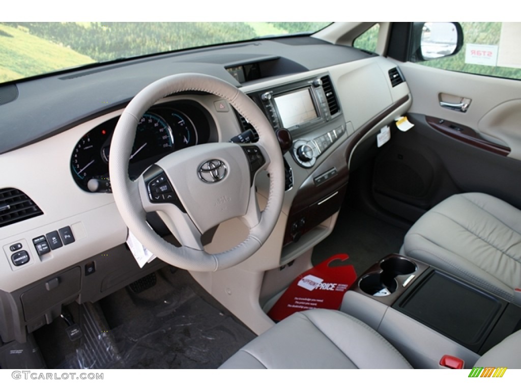 2012 Toyota Sienna XLE AWD Dashboard Photos