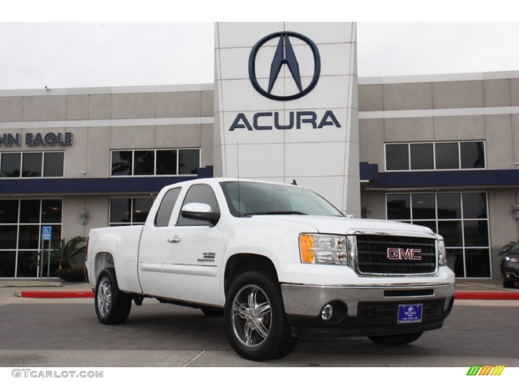 Summit White GMC Sierra 1500