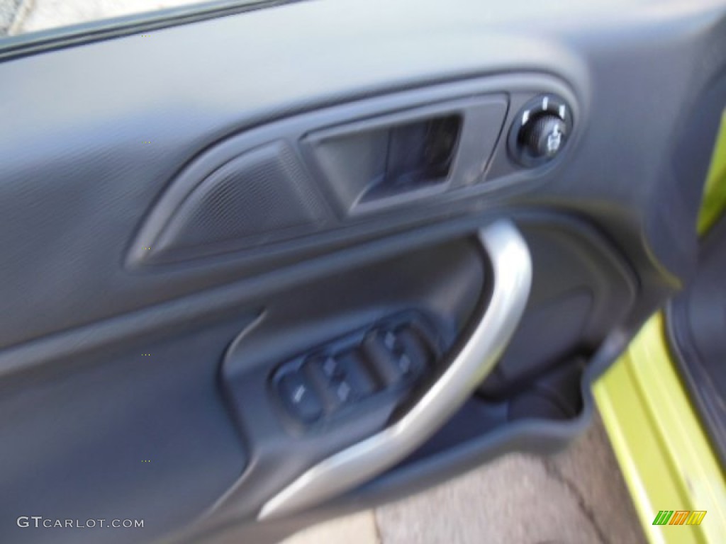2013 Fiesta SE Hatchback - Lime Squeeze / Charcoal Black photo #15