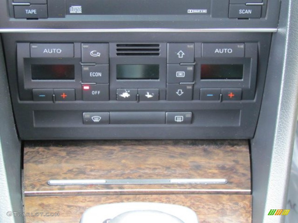2004 Audi S4 4.2 quattro Sedan Controls Photo #77080232