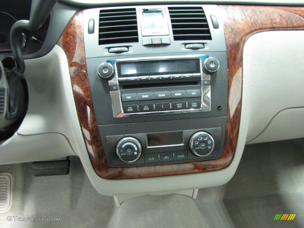2006 Cadillac DTS Standard DTS Model Controls Photos