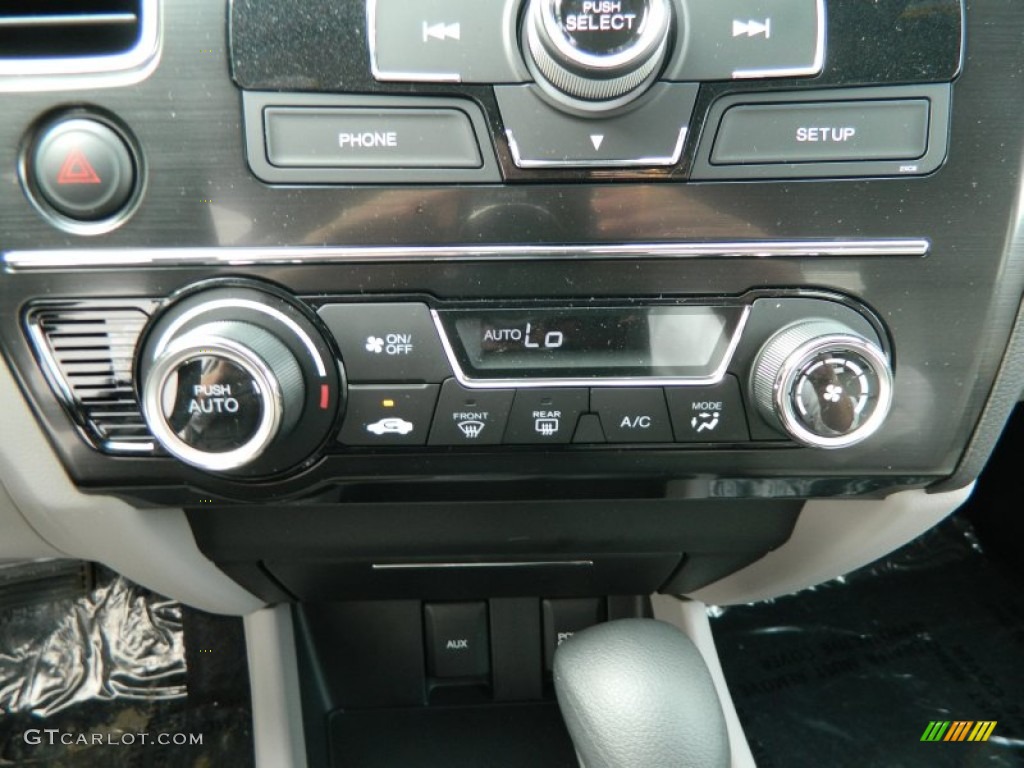 2013 Honda Civic Hybrid Sedan Controls Photo #77082553