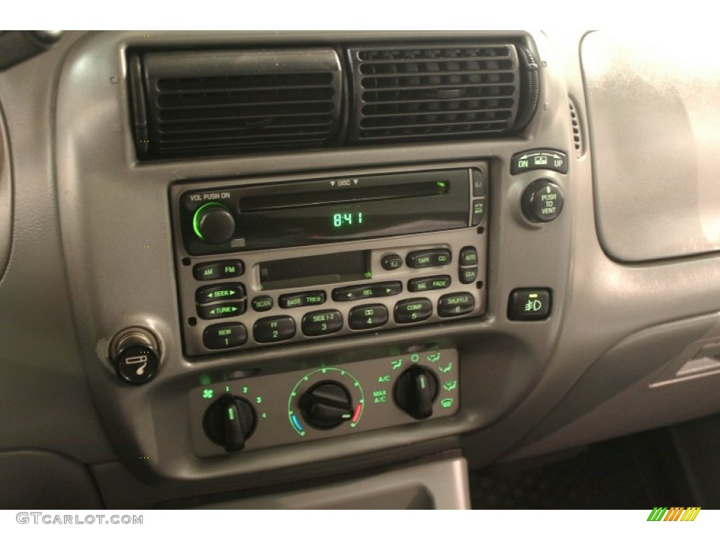 2003 Ford Explorer Sport Trac XLT Controls Photos