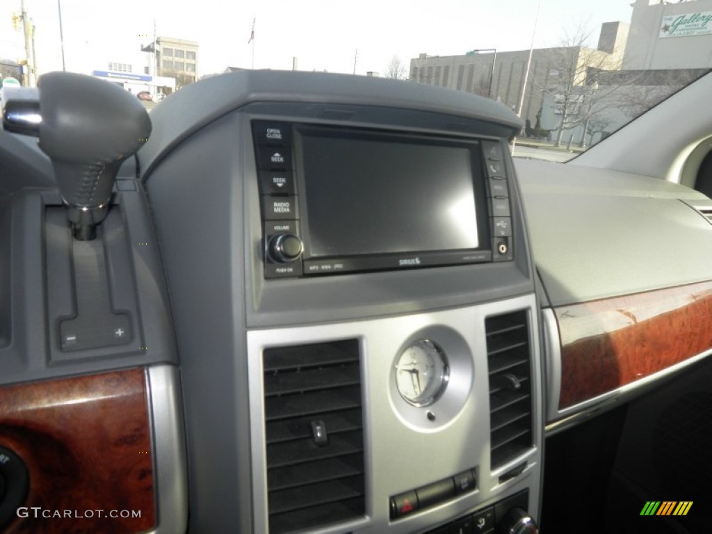 2008 Chrysler Town & Country Touring Controls Photo #77085066