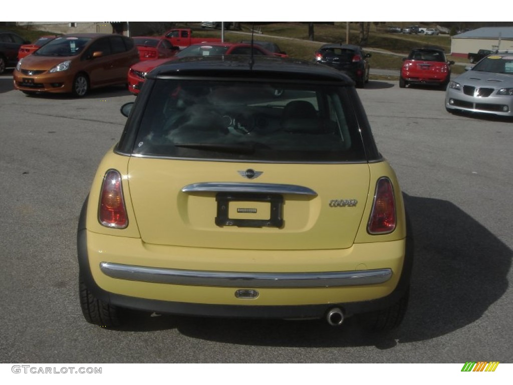 2002 Cooper Hardtop - Liquid Yellow / Panther Black photo #4