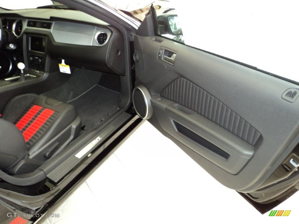 Shelby Charcoal Black/Red Accent Recaro Sport Seats Interior 2013 Ford Mustang Shelby GT500 SVT Performance Package Coupe Photo #77086446