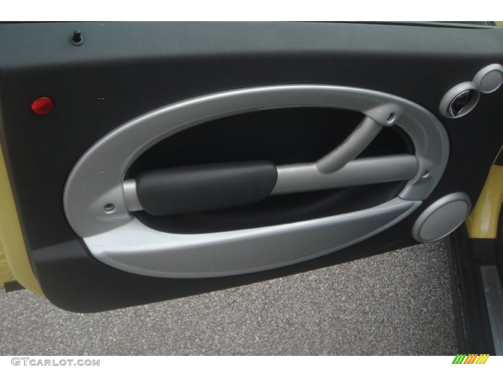 2002 Cooper Hardtop - Liquid Yellow / Panther Black photo #37