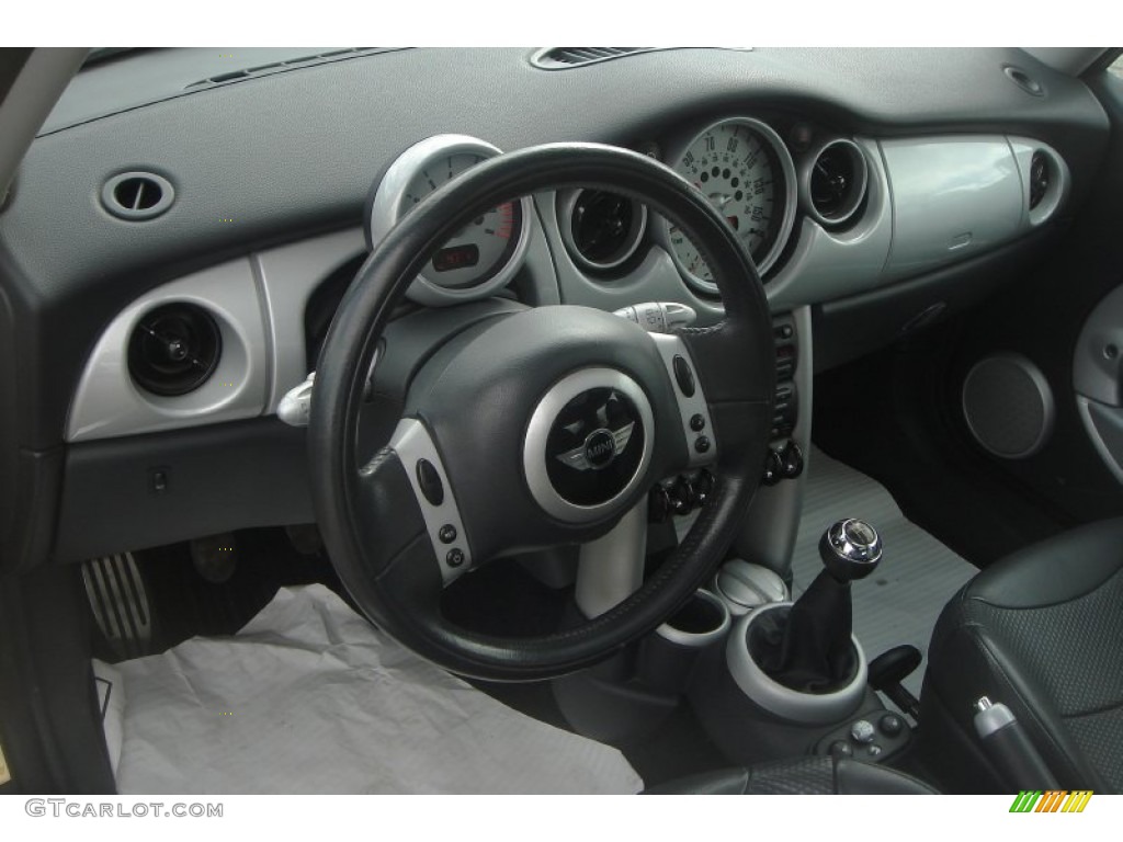 2002 Cooper Hardtop - Liquid Yellow / Panther Black photo #42