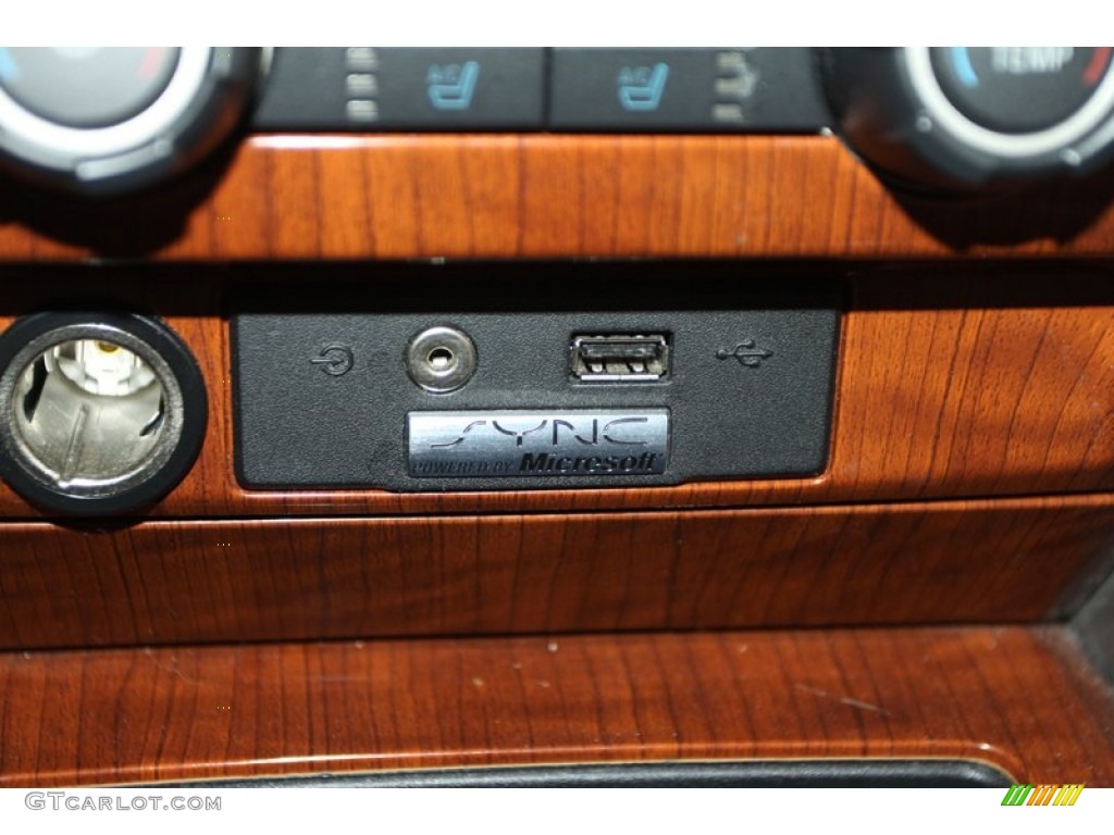 2010 F150 Lariat SuperCrew - Oxford White / Tan photo #33