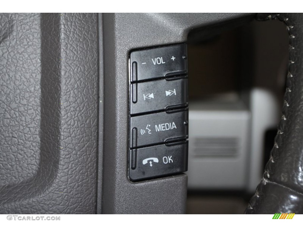 2010 F150 Lariat SuperCrew - Oxford White / Tan photo #40