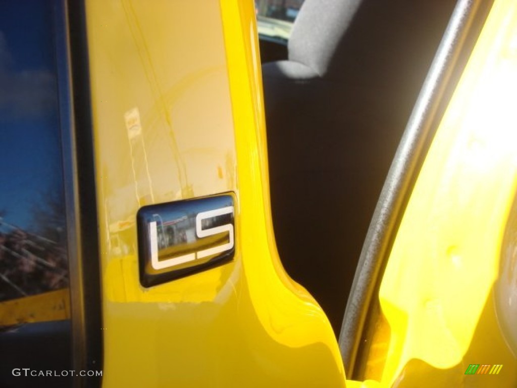 2003 S10 Xtreme Extended Cab - Yellow / Graphite photo #24