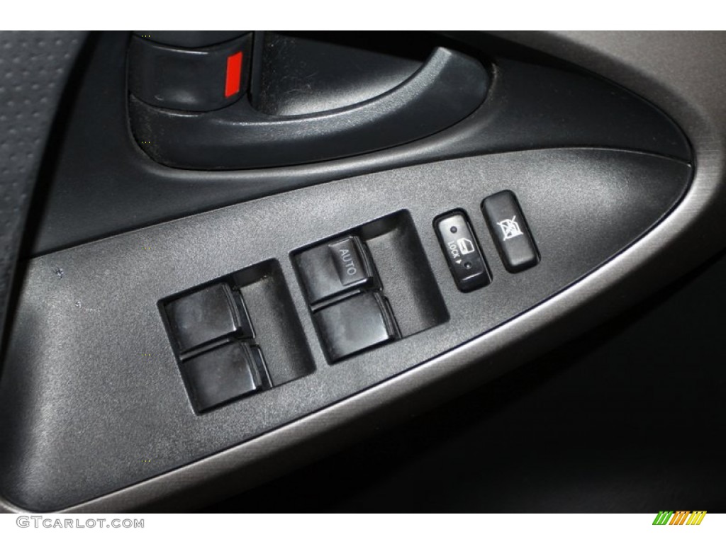 2007 Toyota RAV4 I4 Controls Photo #77090401
