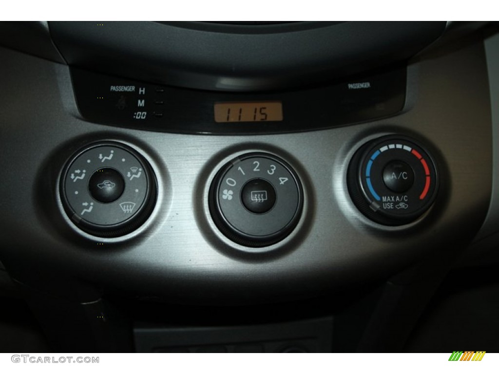 2007 Toyota RAV4 I4 Controls Photo #77090494