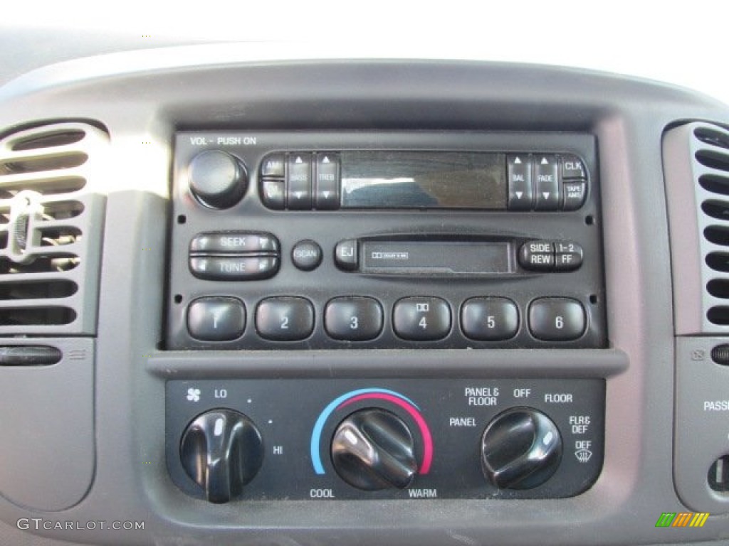 2001 Ford F150 XL Regular Cab 4x4 Controls Photo #77090645