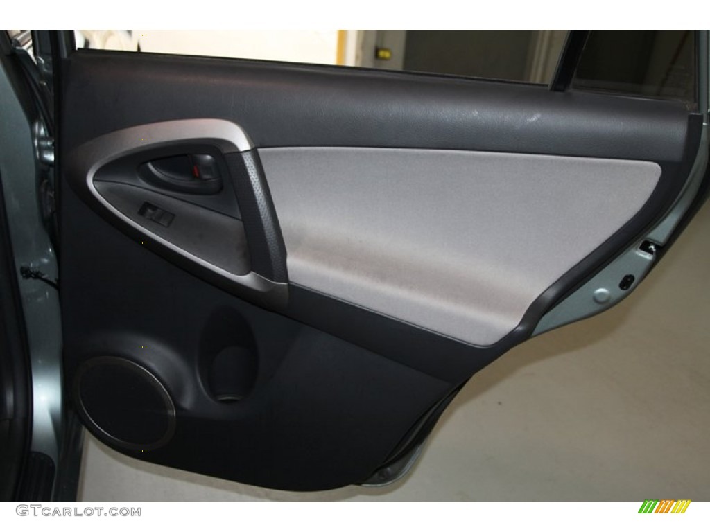 2007 Toyota RAV4 I4 Ash Gray Door Panel Photo #77090669