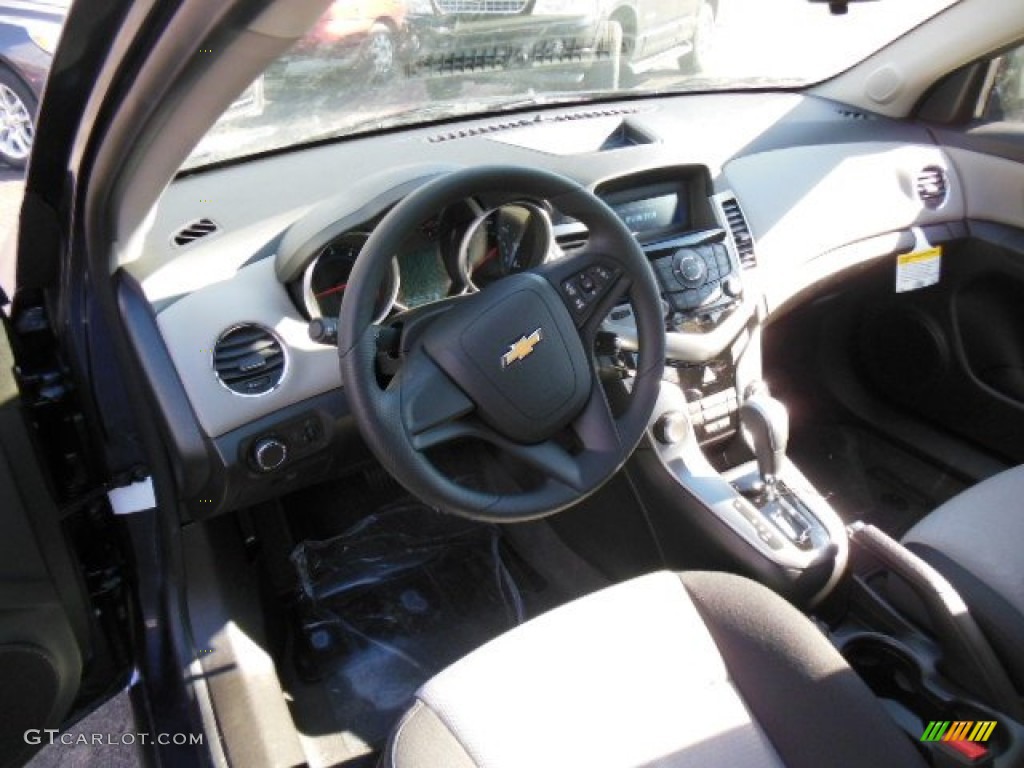 2013 Cruze LS - Atlantis Blue Metallic / Jet Black/Medium Titanium photo #10