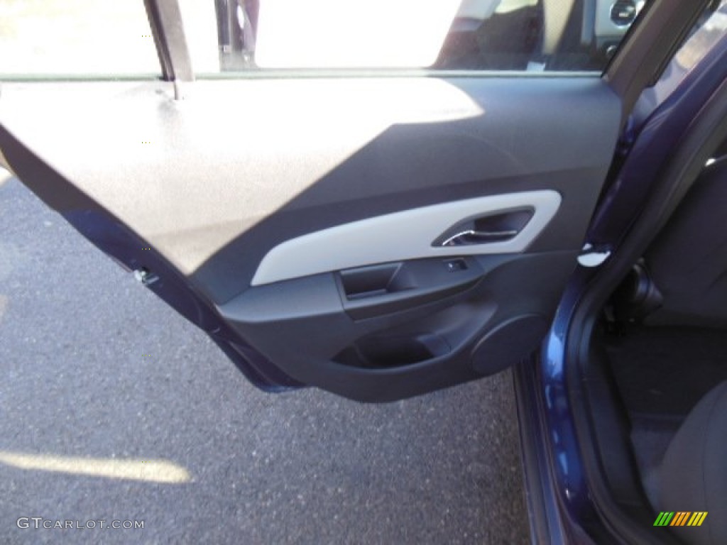 2013 Cruze LS - Atlantis Blue Metallic / Jet Black/Medium Titanium photo #14