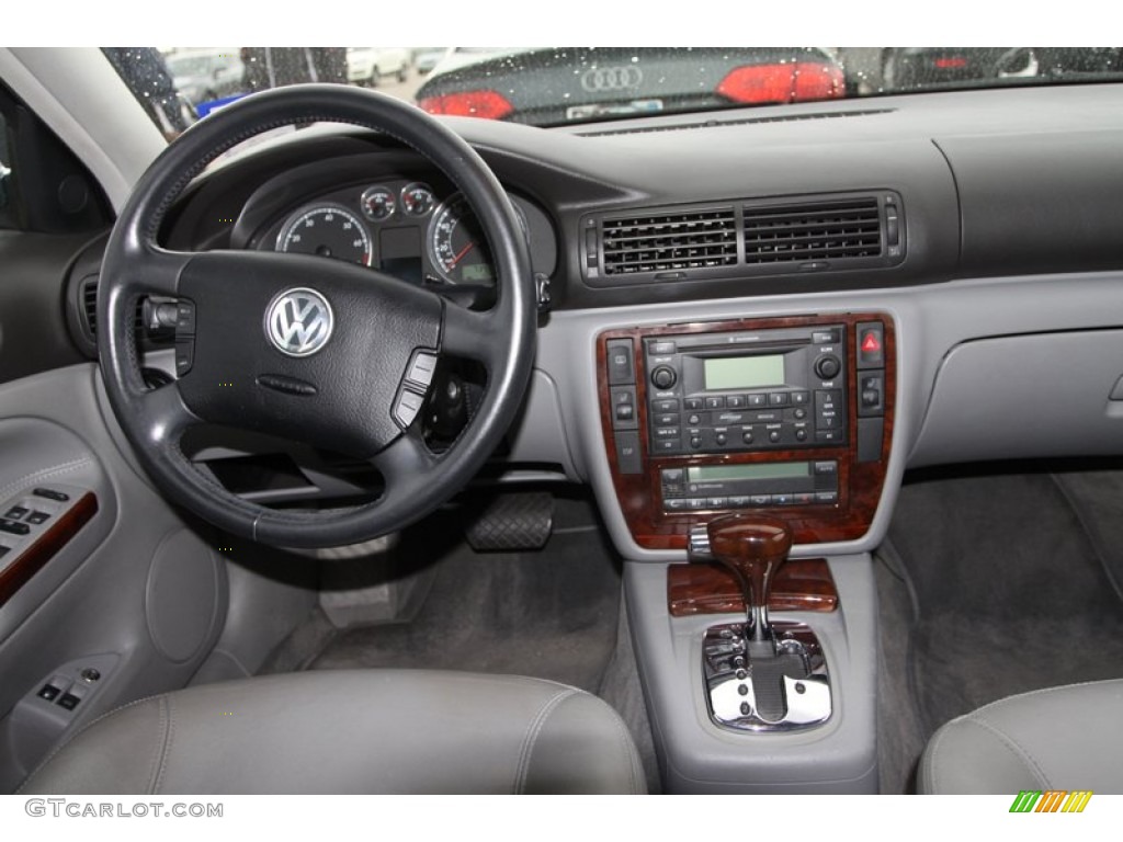 2003 Passat GLX Sedan - Blue Anthracite Pearl / Black photo #12