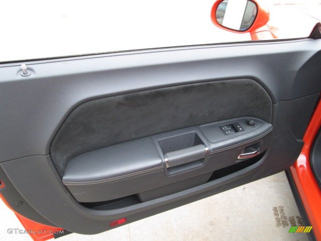 2009 Dodge Challenger SRT8 Door Panel Photos