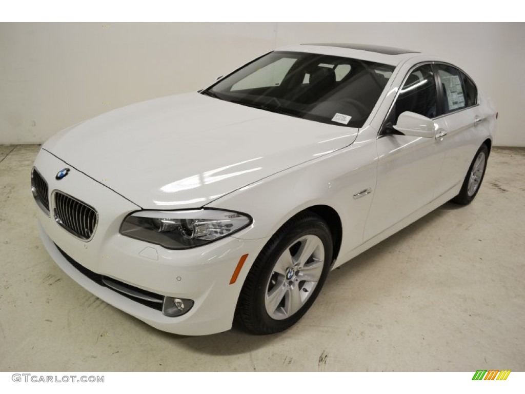 2013 5 Series 528i Sedan - Alpine White / Black photo #4