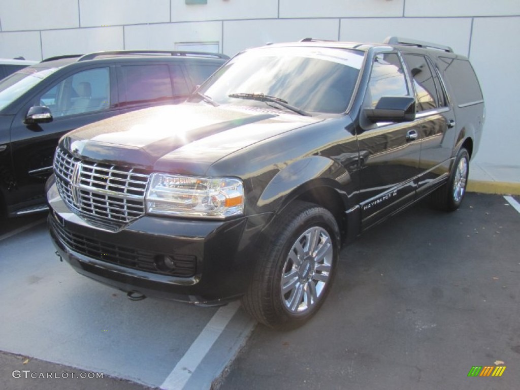 Black Lincoln Navigator