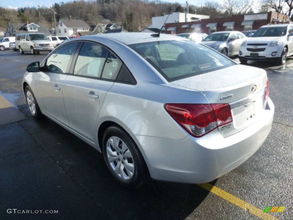 2013 Cruze LS - Silver Ice Metallic / Jet Black/Medium Titanium photo #4
