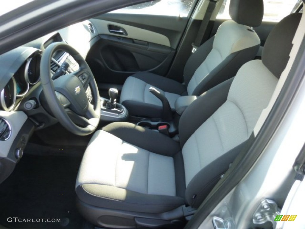 2013 Chevrolet Cruze LS Front Seat Photo #77095902