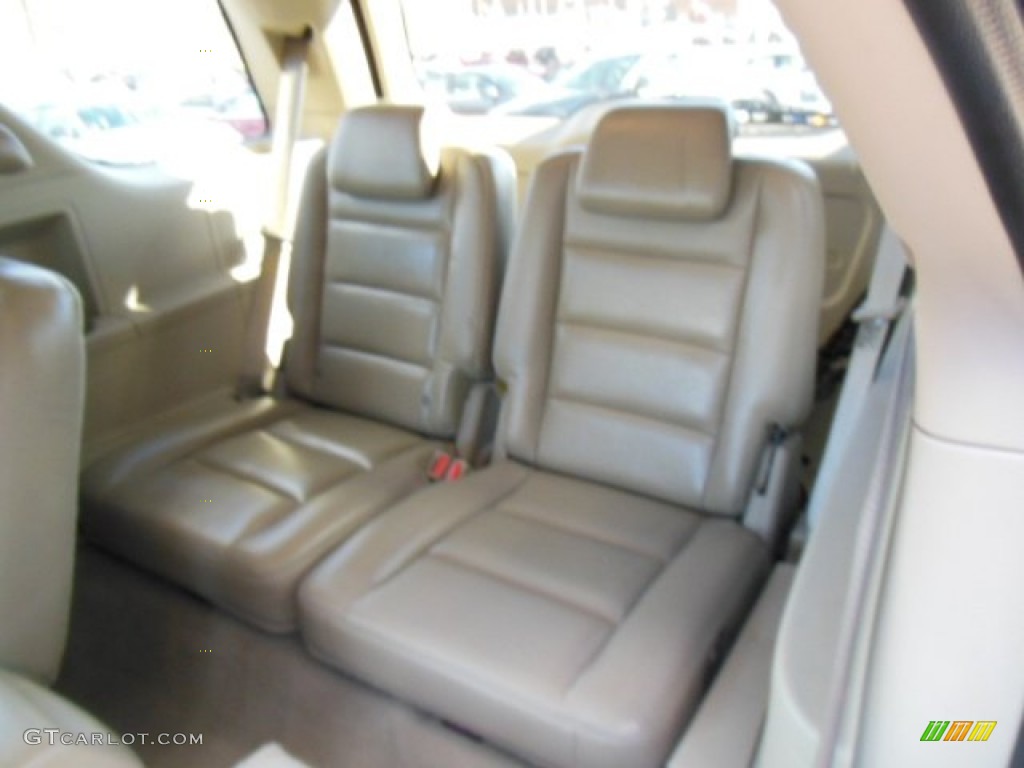 2006 Ford Freestyle Limited AWD Rear Seat Photo #77098112