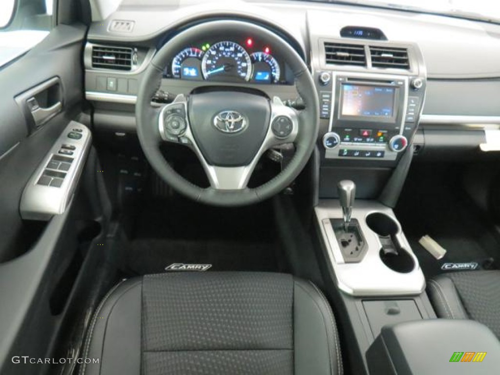 2013 Camry SE - Super White / Black photo #5