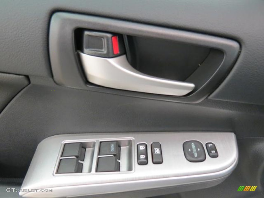 2013 Camry SE - Super White / Black photo #10