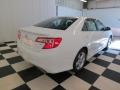 Super White - Camry SE Photo No. 18
