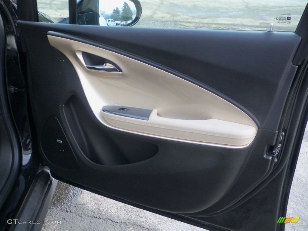 2011 Chevrolet Volt Hatchback Light Neutral/Dark Accents Door Panel Photo #77099465