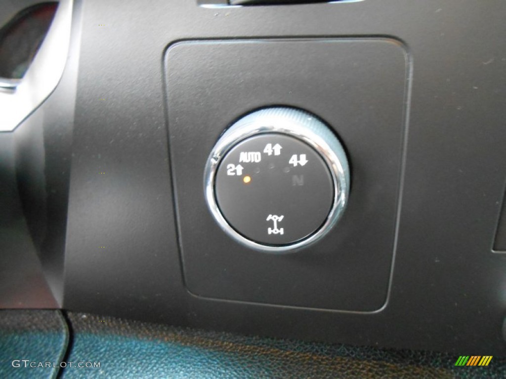 2011 GMC Sierra 1500 SLE Crew Cab 4x4 Controls Photo #77102605