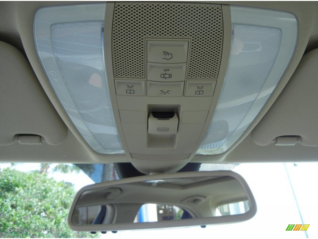 2010 Mercedes-Benz C 300 Sport Controls Photo #77104079