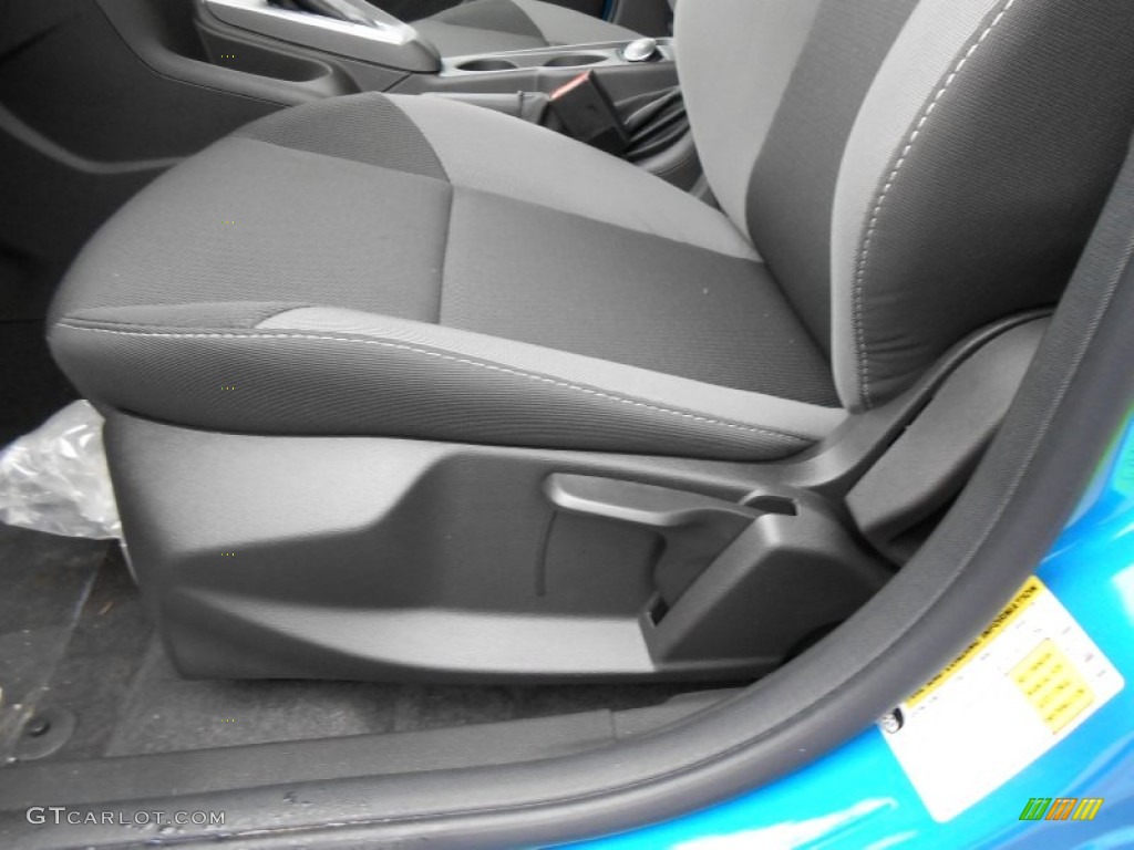 2013 Focus SE Hatchback - Blue Candy / Charcoal Black photo #23