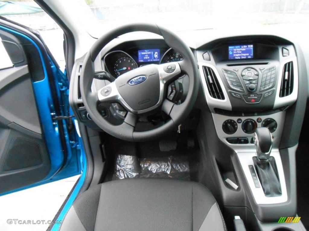 2013 Focus SE Hatchback - Blue Candy / Charcoal Black photo #24