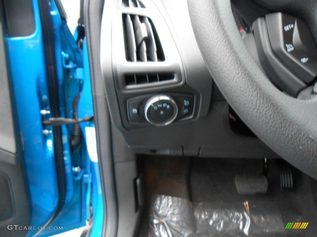 2013 Focus SE Hatchback - Blue Candy / Charcoal Black photo #32
