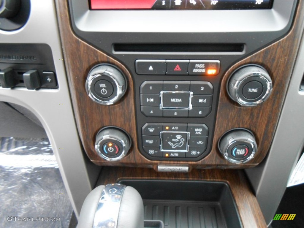 2013 Ford F150 Lariat SuperCrew Controls Photo #77105250